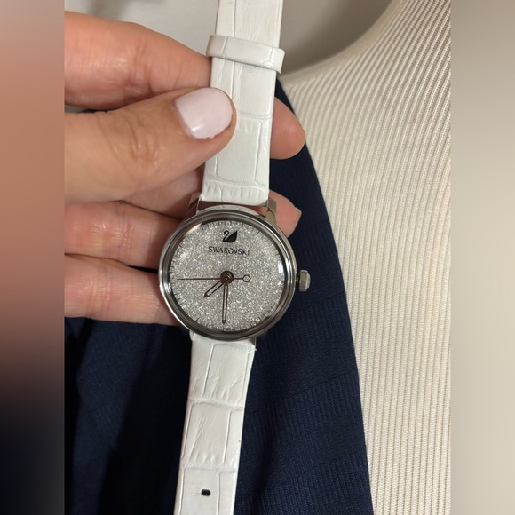 Authentic Swarovski Crystalline Hours White Ladies watch - Picture 4 of 14